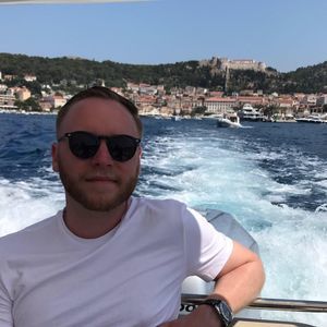 Meet your Posher, Christopher